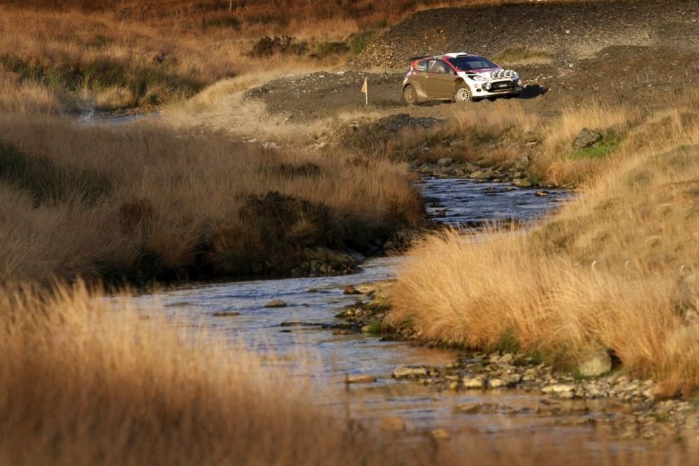 Ford-siker és dráma a Wales-ralin 6