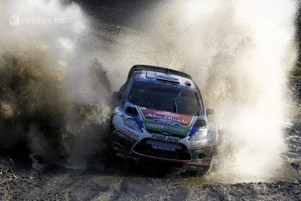 Ford-siker és dráma a Wales-ralin