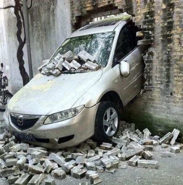 Aránylag ép bőrrel megúszta a Mazda