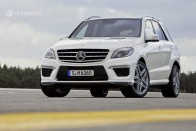 550 lóerővel is spórol az AMG 42