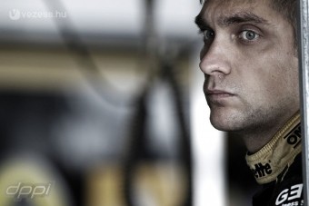 F1: Petrov borította a bilit
