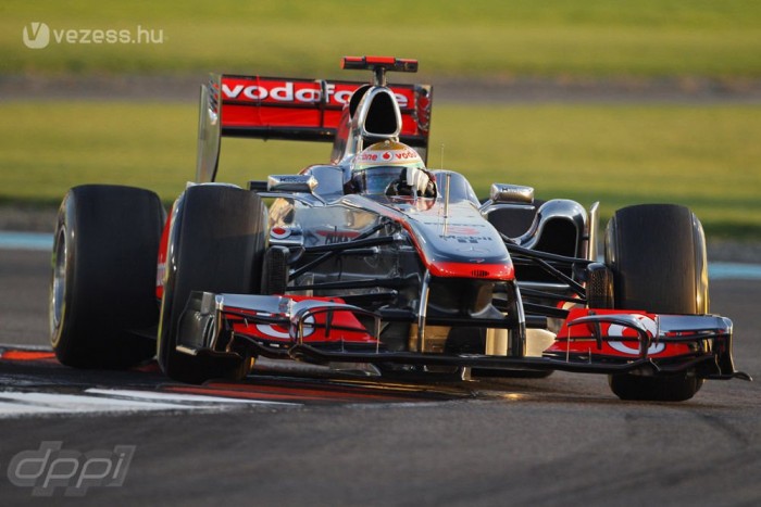 F1: Hamilton nem akar leállni