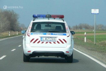 Álrendőrök az M15-ös autóúton
