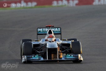 F1: Schumacher 2012 közepén dönt a folytatásról