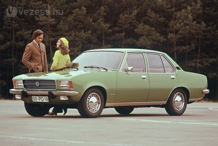 Sokkal könnyebbek és kisebbek voltak az autók 2-3 évtizede