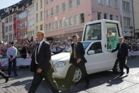 Fernando Alonso nem lehetett a pápa sofőrje 1