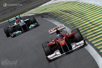 F1: Meghosszabbították Alonso bérletét