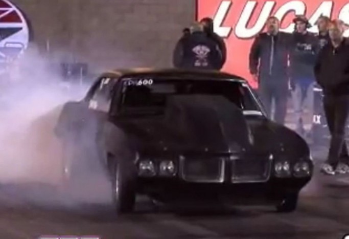 Baleset hatalmas füsttel és lánggal