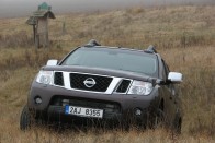 A Nissan még a négyhengeres motorral is a legerősebb volt a pickupok között, ezzel a V6-ossal meg pláne