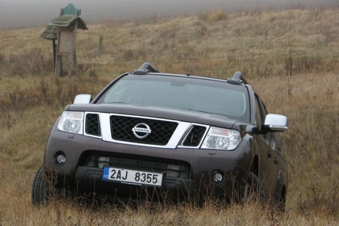 A Nissan még a négyhengeres motorral is a legerősebb volt a pickupok között, ezzel a V6-ossal meg pláne