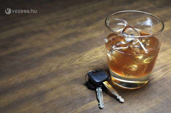 Ittasan, 200-zal menekült a rendőrök elöl 6