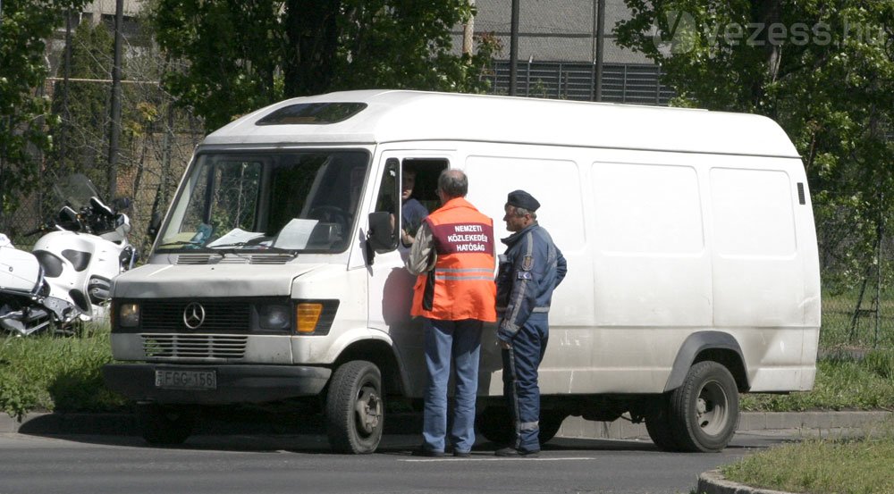 Őrizetbe került másolt jogsija miatt 40