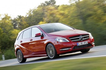 Már kétezren a magyar Mercinél