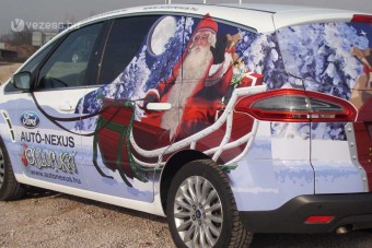 Forddal utazik a Mikulás