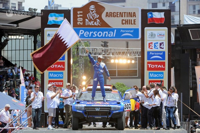 Hummerrel támad a címvédő a Dakaron 4 | Vezess Hummerrel támad a címvédő a Dakaron 4