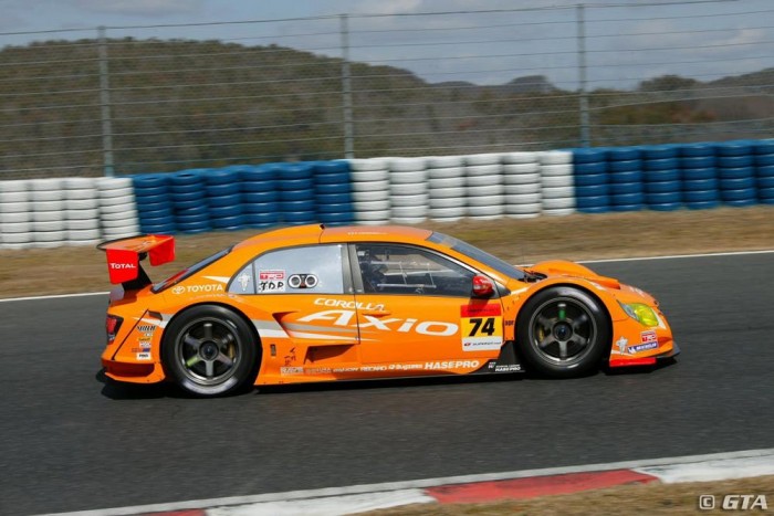 Hibrid versenyautót tervez a Toyota 3