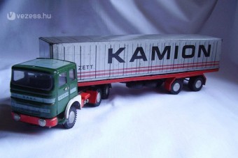 Kiállítás a szocializmus játékaiból