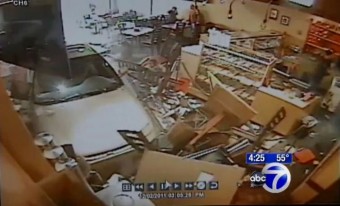 Autóstul ment az étterembe