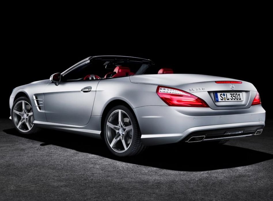 Leplezetlenül az új Mercedes SL 9