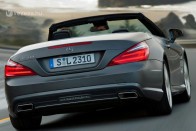 Leplezetlenül az új Mercedes SL 46