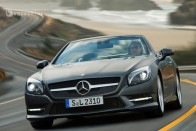 Leplezetlenül az új Mercedes SL 47