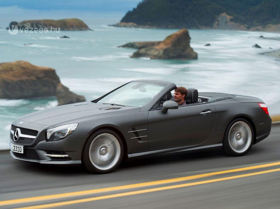 Leplezetlenül az új Mercedes SL 16