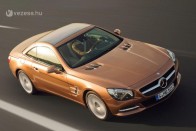 Leplezetlenül az új Mercedes SL 55