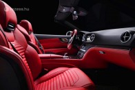 Leplezetlenül az új Mercedes SL 64