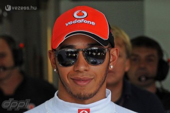 Hamilton: El a kezekkel a menedzsmentemtől!