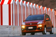 A VW Up után olasz miniben is megjelenik a városi koccanásgátló