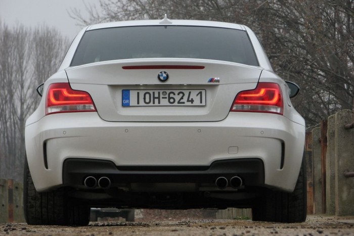 Versenypályán és közúton kínlódtunk a BMW-vel 2 340 lóerő a hátsó keréken. Ezt az autót nem volt szabad kipróbálnunk a pályán, ki kellett vinnünk közútra