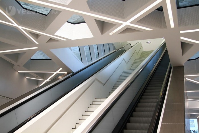 Több mint 23 ezer lóerő, 5600 négyzetméteren 6 | Vezess Több mint 23 ezer lóerő, 5600 négyzetméteren 6