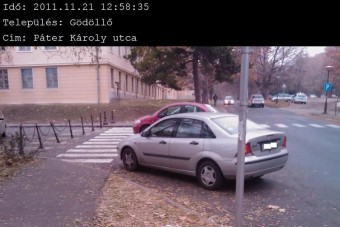 Kereszteződésben, zebra előtt parkolt, mégis megbüntették