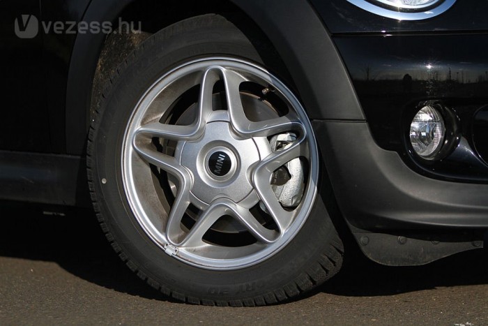 Irigykednek, vagy hülyének néznek benne? 12 | Vezess A keményre fújt gumik sem tesznek jót a kényelemnek