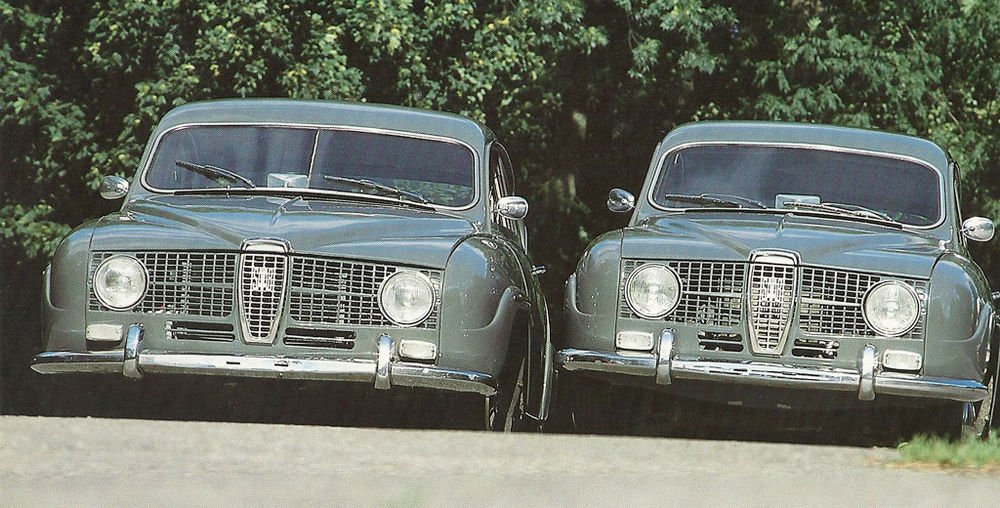 Balra a Saab 96-nak álcázott 99-es prototípus, a Varangy