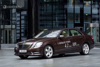 Két új hibrid a Mercedestől