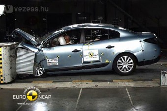 Négycsillagos villanyautó