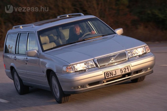 Válságálmok karácsonyra 17 | Vezess Ideális családi autó volna számunkra, csak egy gázszett kell bele. Az átdolgozás utáni 960 és a V90 egyforma kívülről