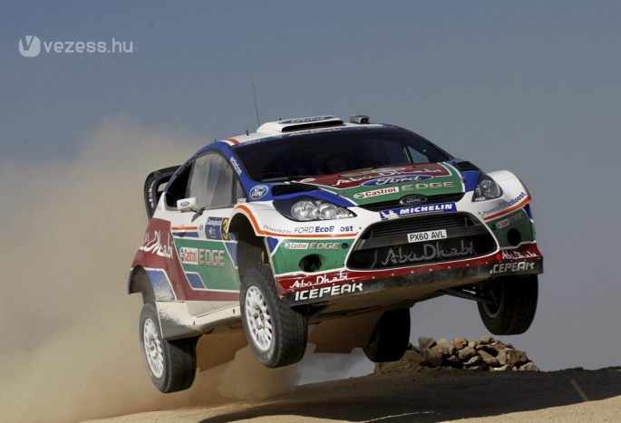 Tréfás karácsonyi köszöntő a Fordtól