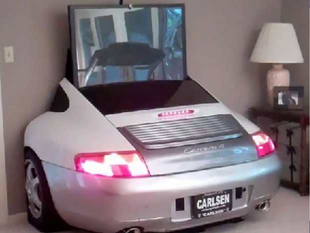 Porschéből TV asztal