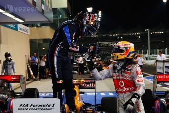 F1: Hamilton átülhetne a Red Bullba