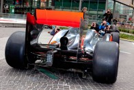 F1: A McLarené lesz az első új autó 34