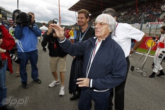 F1: Ecclestone kitart Bahrein mellett