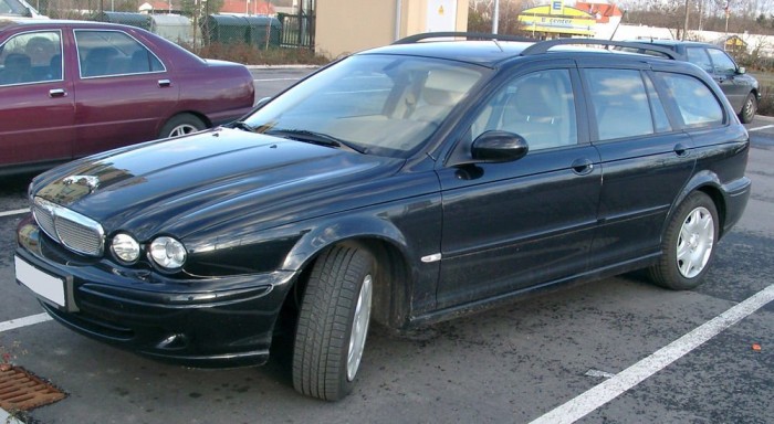 Használt autó: van olcsó, de szép? 8 2003-tól jelent meg a dízelmotor, 2004-ben az X-Type kombi, 2007-ben történt alaposabb modellfrissítés. Az autó részben a Mondeo II technikáját vette át, de kezdetben csak saját V6-os motorokkal és összkerékhajtással volt kapható, hogy ne lógjon ki a hibátlan pedigréjű német konkurensek közül