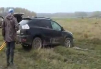 Két Lexus harca a természet ellen