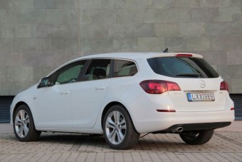 Opel Astra: A  ..., de ... autó