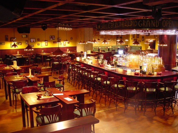 Kocsmai bíróság dönt az ittas vezetőkről