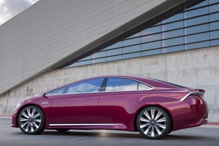 Ez lenne a következő Toyota Prius? 6 | Vezess A forma erősen emlékeztet a Honda hidrogénautójára, az FCX Clarityre