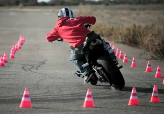 Elképesztő motoros drift