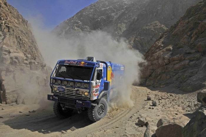 Közel a győzelemhez Peterhansel és Despres 9